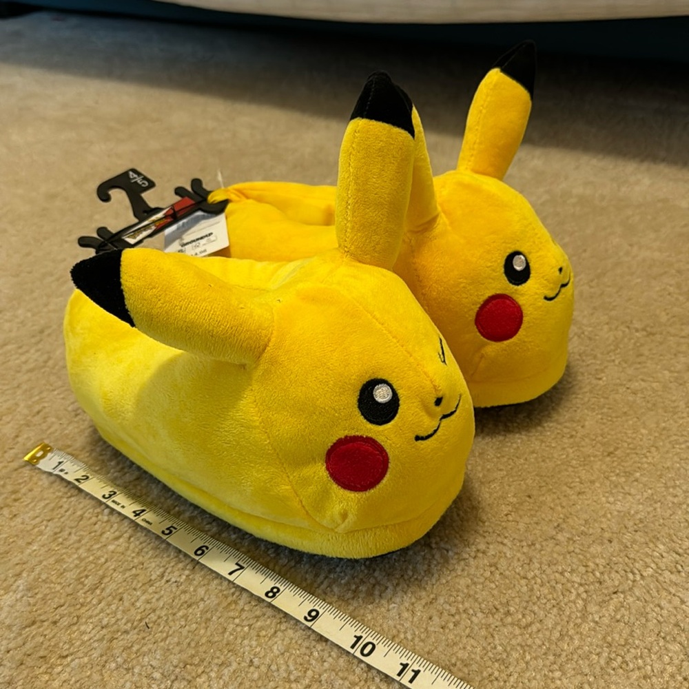 NWT Pokémon Pikachu slippers